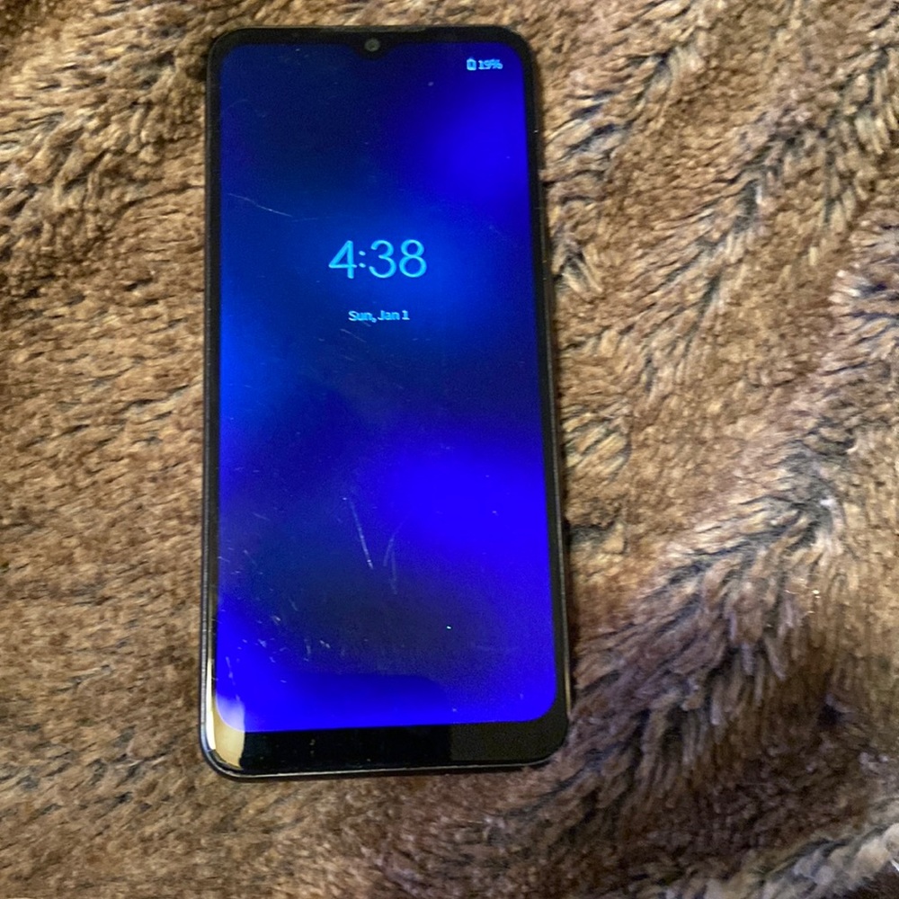 Moto g play (2021) in perfect condition. Never been without case.